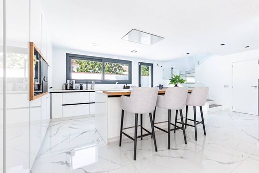 Luxury House for sale in Marbella, 2 195 000 €, Photo 7