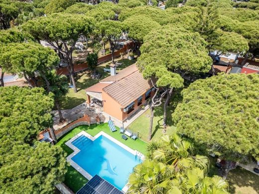 Luxury House for sale in Chiclana de La Frontera, 680 000 €, Photo 1