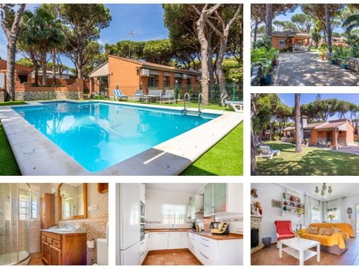 Luxury House for sale in Chiclana de La Frontera, 680 000 €, Photo 2