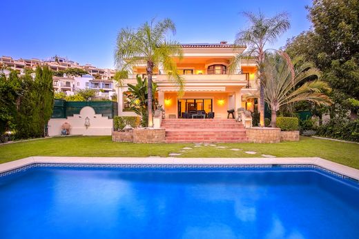 Luxury House for sale in Marbella, 2 100 000 €, Photo 2