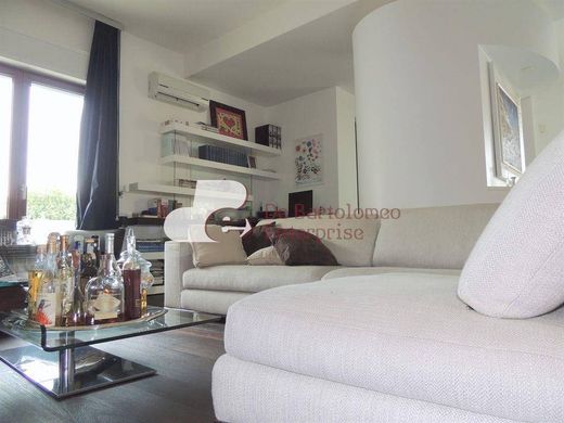Luxury House for sale in Bari, 749 000 €, Photo 6
