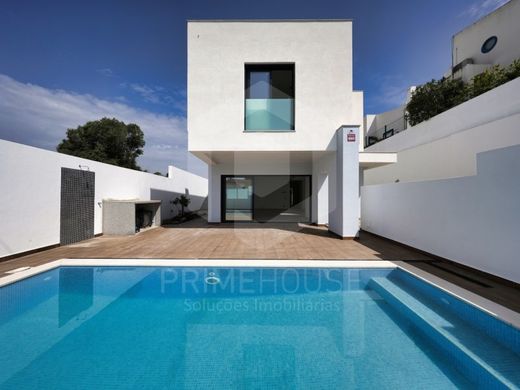 Maison de luxe à vendre à Portimão, 998 000 €, Photo 1