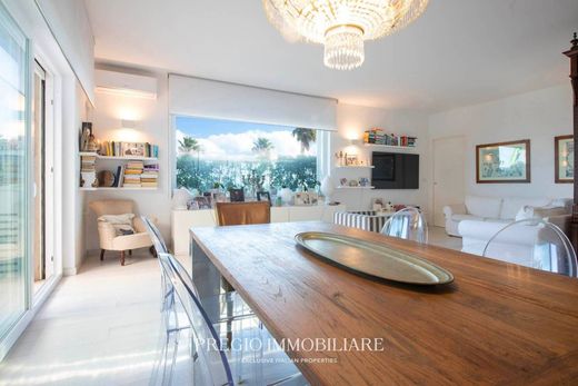 Luxury Apartment for sale in Monopoli, 590 000 €, Photo 1