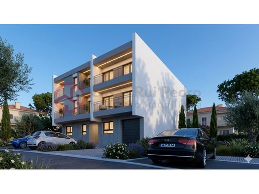 Luxury Apartment for sale in Seixal, 410 000 €, Photo 4