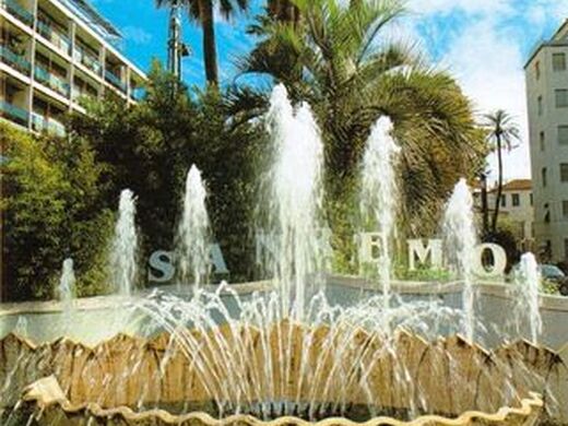 Appartement de luxe à vendre à San Remo, 990 000 €, Photo 1