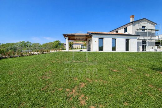 Maison de luxe à vendre à Porec, 664 000 €, Photo 2
