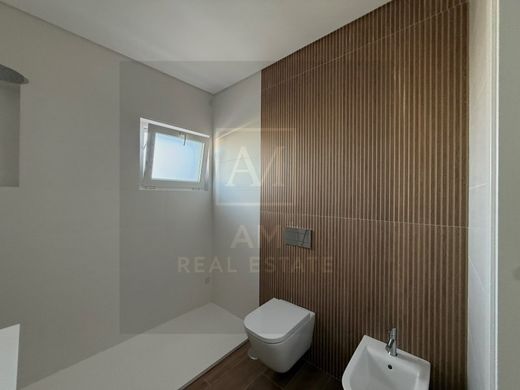 Luxury House for sale in Seixal, 400 000 €, Photo 1