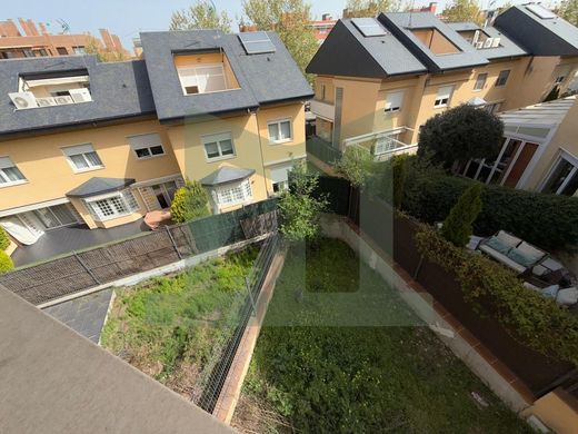 Luxury House for sale in Madrid, 1 045 000 €, Photo 1