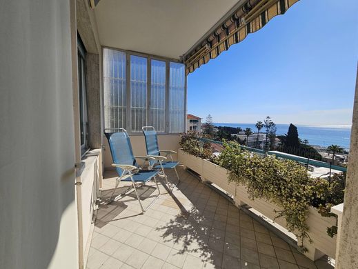 Luxury Apartment for sale in San Remo, 600 000 €, Photo 1