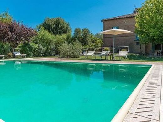 Luxury House for sale in Siena, 1 090 000 €, Photo 1