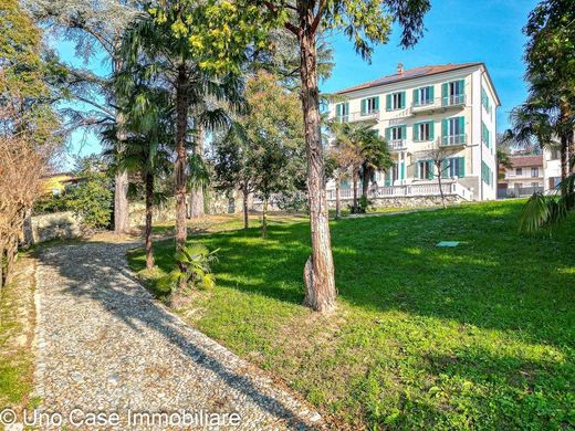 Luxury House for sale in Viverone, 985 000 €, Photo 1