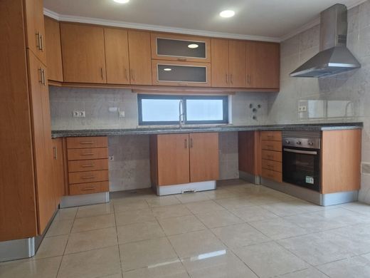 Maison de luxe à vendre à Almada, 695 000 €, Photo 2
