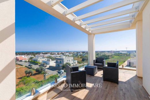 Luxury Apartment for sale in Monopoli, 450 000 €, Photo 1