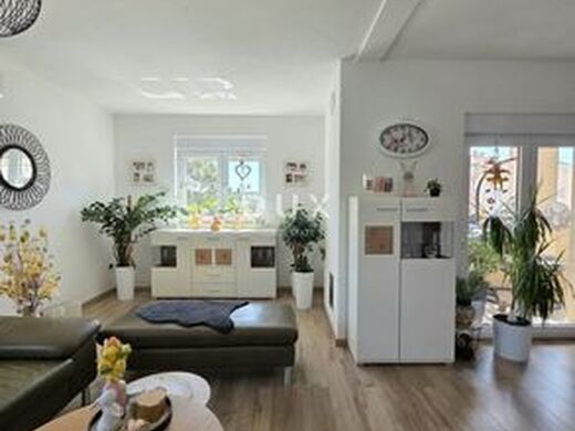 Luxury Apartment for sale in Pula, 545 000 €, Photo 1