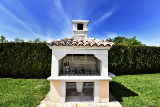 Maison de luxe à vendre à Porec, 670 000 €, Photo 7