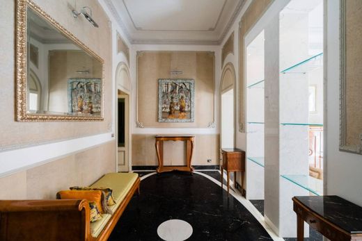 Luxury Apartment for sale in Bari, 980 000 €, Photo 1