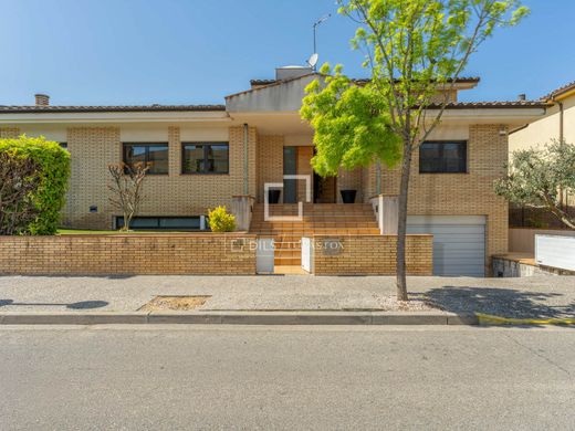 Luxury House for sale in Sarrià de Ter, 890 000 €, Photo 2