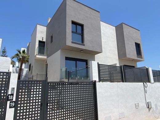 Luxury House for sale in Chilches, 425 000 €, Photo 1