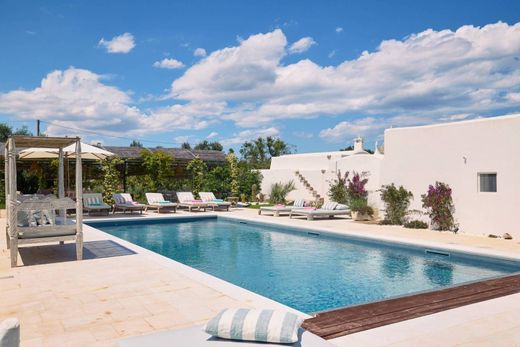 Luxury House for sale in Ostuni, 1 100 000 €, Photo 1