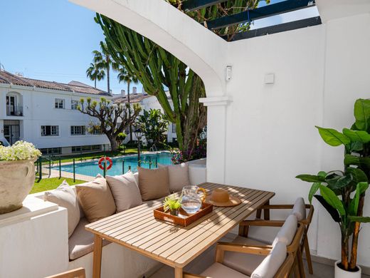 Maison de luxe à vendre à Marbella, 895 000 €, Photo 2