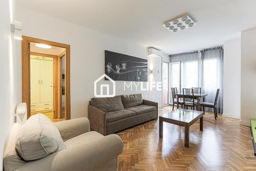 Luxury Apartment for sale in Barcelona, 575 000 €, Photo 3