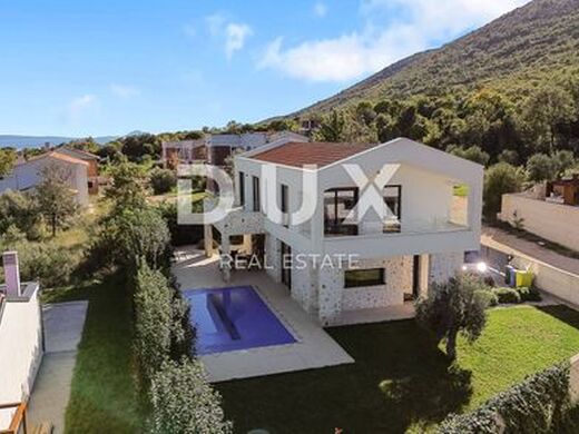 Maison de luxe à vendre à Labin, 799 000 €, Photo 2