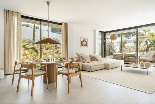 Luxury Apartment for sale in Marbella Del Este, 1 595 000 €, Photo 3