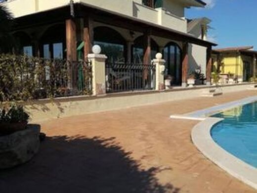 Maison de luxe à vendre à Quartu Sant Elena, 825 000 €, Photo 3
