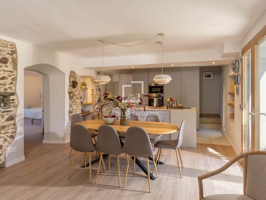 Luxury House for sale in Espolla, 475 000 €, Photo 1