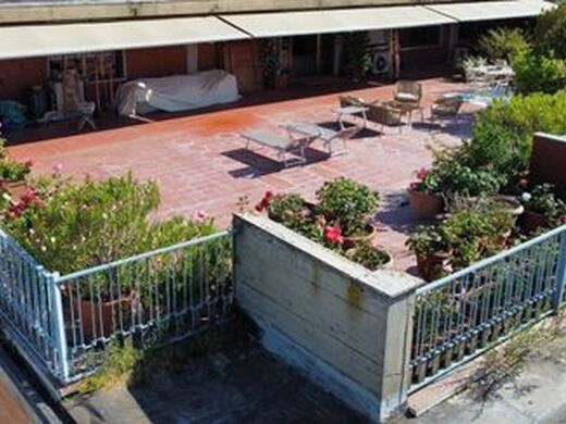 Luxury Apartment for sale in Arezzo, 1 300 000 €, Photo 1