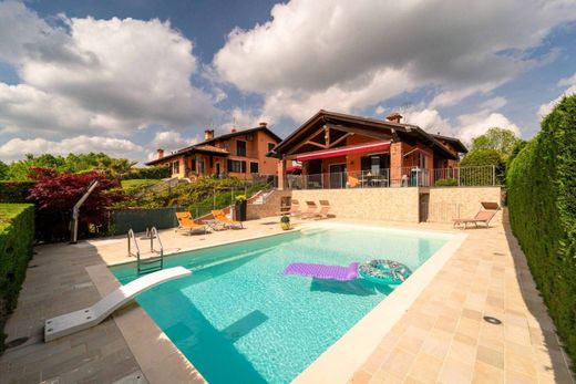 Luxury House for sale in Baldissero Torinese, 770 000 €, Photo 1