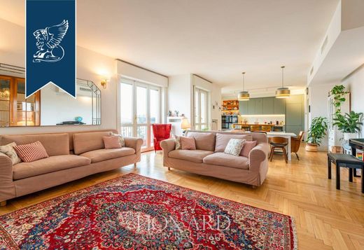 Luxury Apartment for sale in Milan, 1 990 000 €, Photo 1