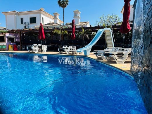 Luxury House for sale in Albufeira, 995 000 €, Photo 1