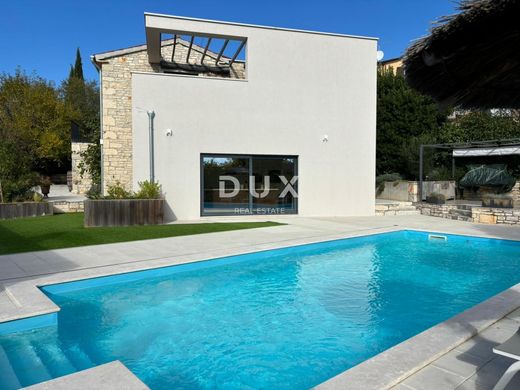 Maison de luxe à vendre à Porec, 999 000 €, Photo 5