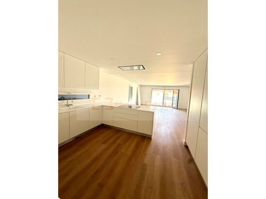 Maison de luxe à vendre à Loures, 780 000 €, Photo 1