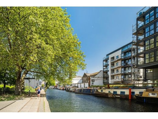 Luxury Apartment for sale in London, 1 318 602 €, Photo 1