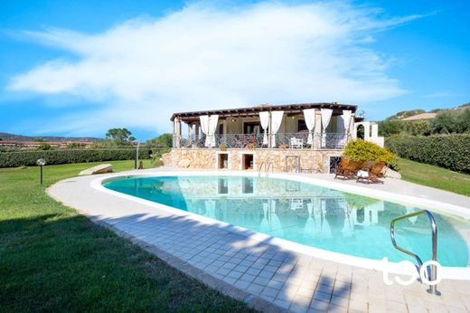 Luxury House for sale in San Teodoro, 3 650 000 €, Photo 1