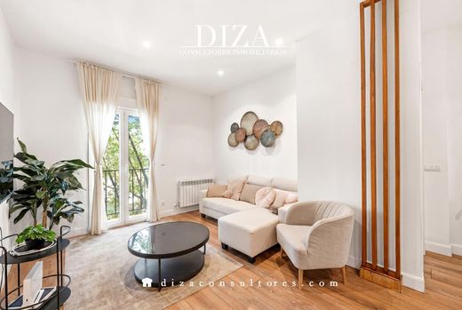 Luxury Apartment for sale in Madrid, 1 195 000 €, Photo 2