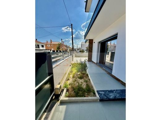 Maison de luxe à vendre à Loures, 780 000 €, Photo 3