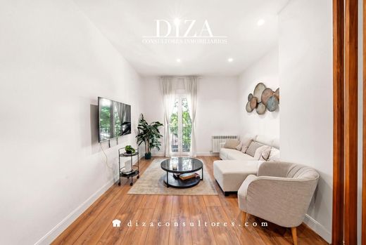 Luxury Apartment for sale in Madrid, 1 195 000 €, Photo 3