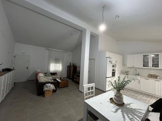 Luxury House for sale in Dos Hermanas, 520 000 €, Photo 1