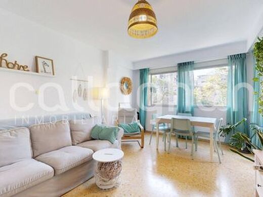 Luxury Apartment for sale in Valencia, 450 000 €, Photo 1