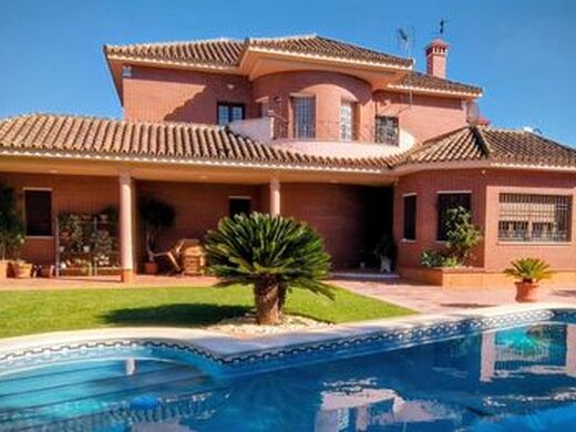 Luxury House for sale in Dos Hermanas, 825 000 €, Photo 1