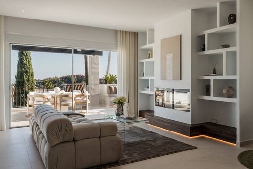 Luxury Apartment for sale in Nueva Andalucia, 1 695 000 €, Photo 4