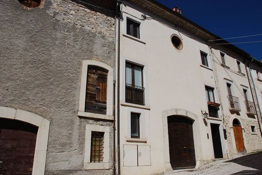 Luxury Apartment for sale in Pescocostanzo, 500 000 €, Photo 1