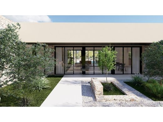 Luxury House for sale in Yecla, 800 000 €, Photo 1