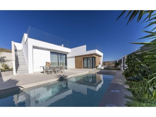 Luxury House for sale in Murcia, 496 400 €, Photo 1