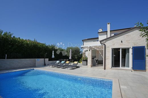 Maison de luxe à vendre à Porec, 730 000 €, Photo 2