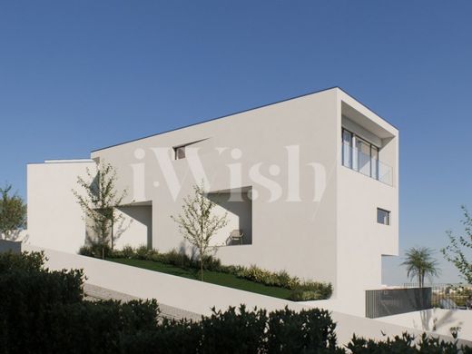 Luxury House for sale in Gondomar, 590 000 €, Photo 2