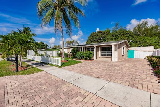 Luxury House for sale in Pompano Beach, 428 585 €, Photo 1